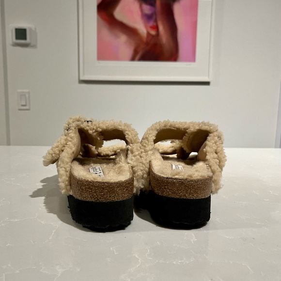 BIRKENSTOCK
Arizona Big Buckle Shearling Slide Sandals - Eggshell - Picture 6 of 11